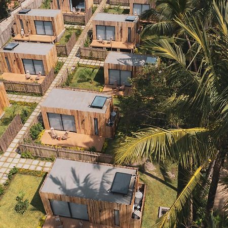 Lalagalu - Beachfront Ecocabins Diani Beach Bagian luar foto